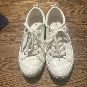 Esprit vegan leather sneaker